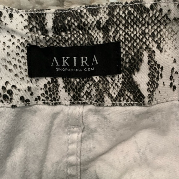 Akira Women’s Snake Print Belted Long Pants Size 5 - Picture 7 of 16